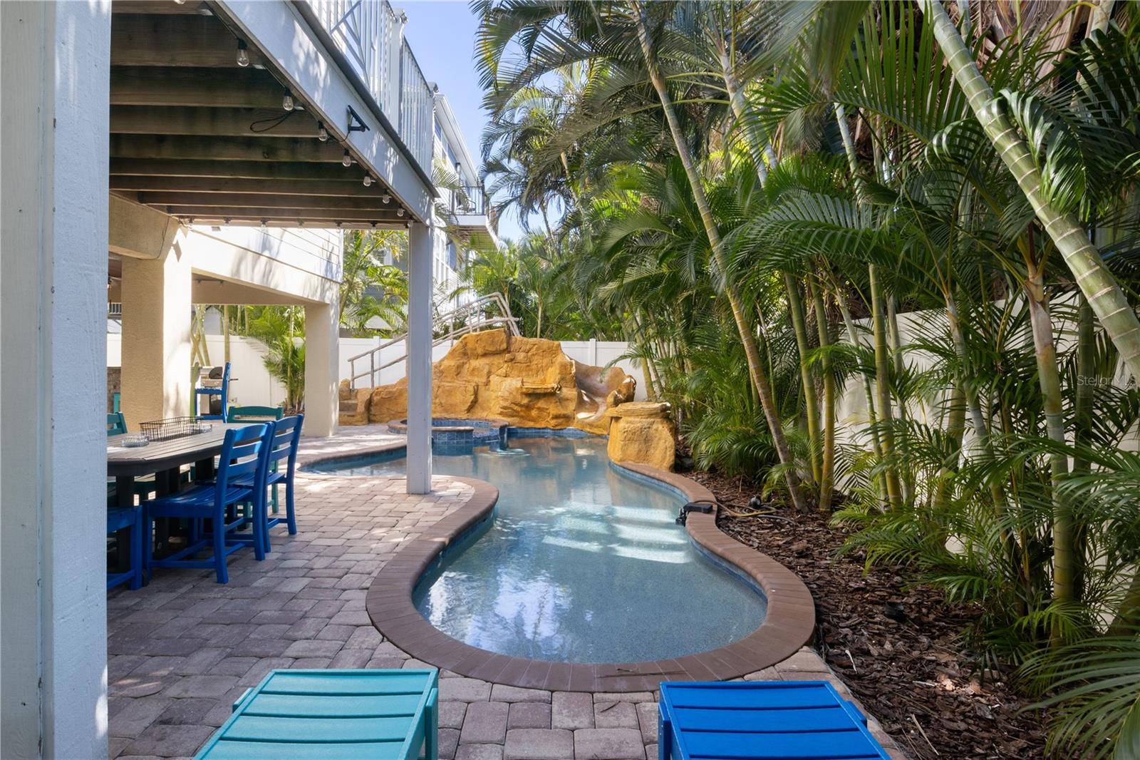 6906 HOLMES BLVD - Residential
