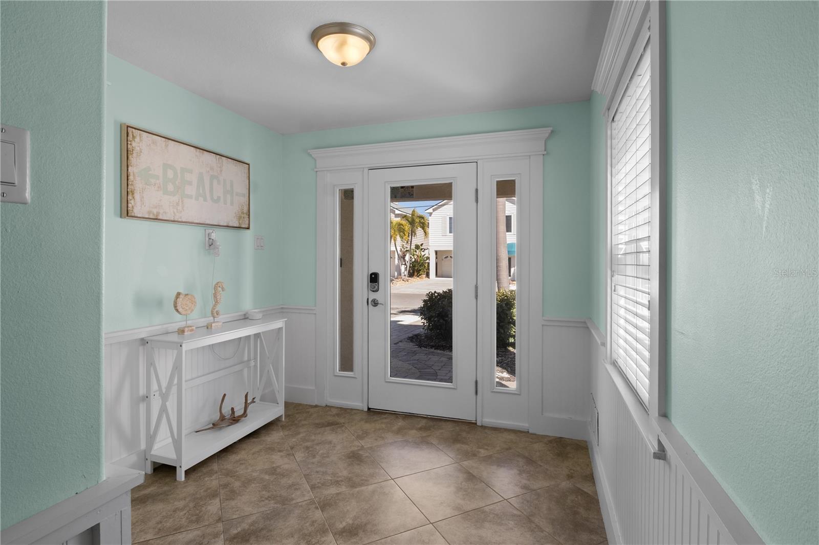 6906 HOLMES BLVD - Residential