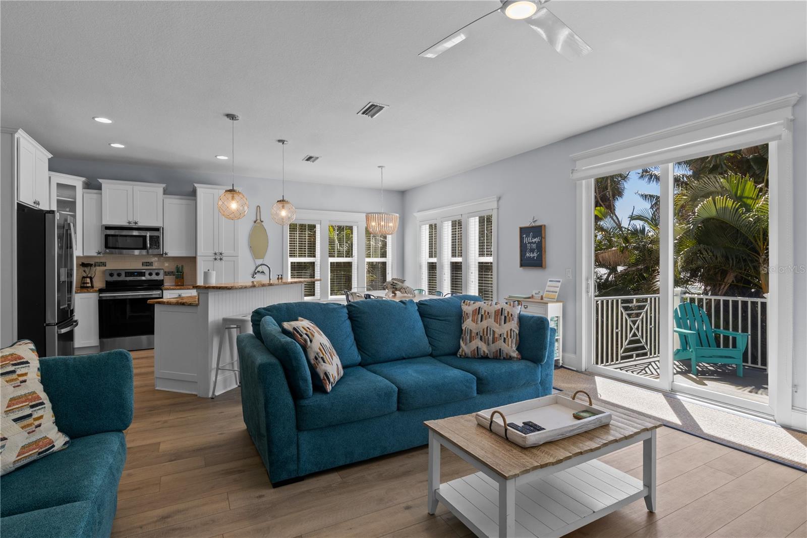 6906 HOLMES BLVD - Residential