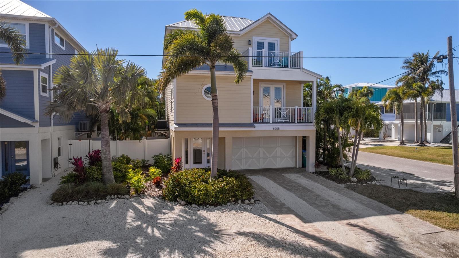 6906 HOLMES BLVD - Residential