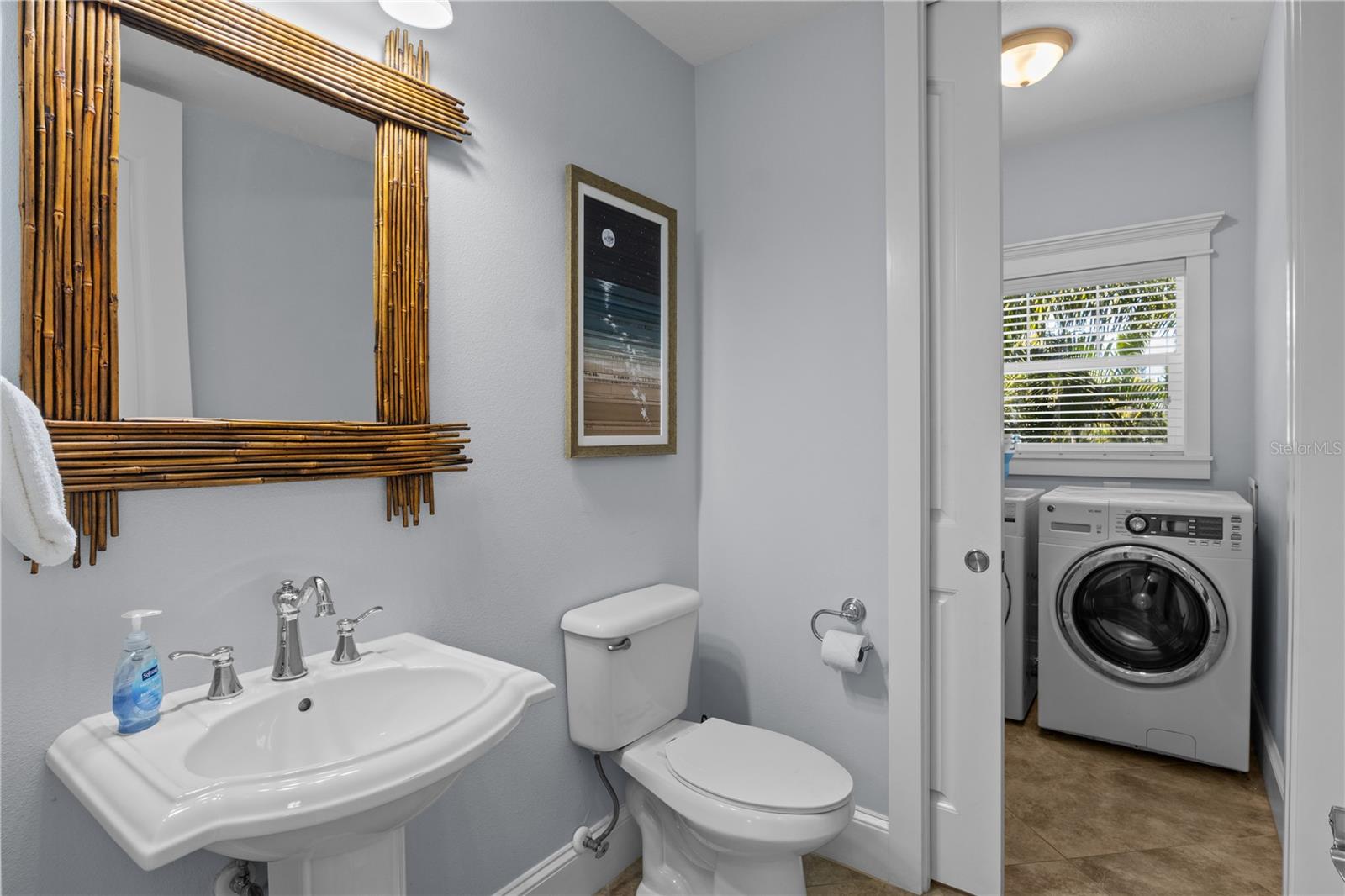 6906 HOLMES BLVD - Residential