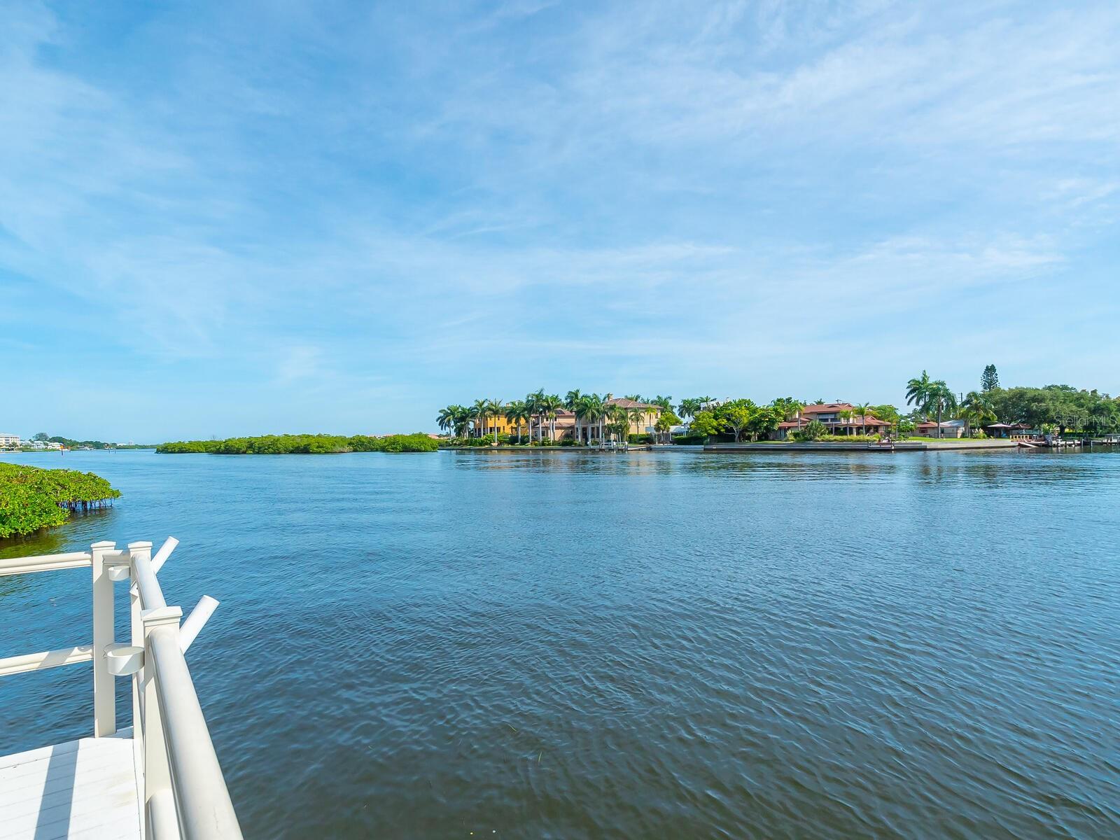 BAY OAKS - Residential