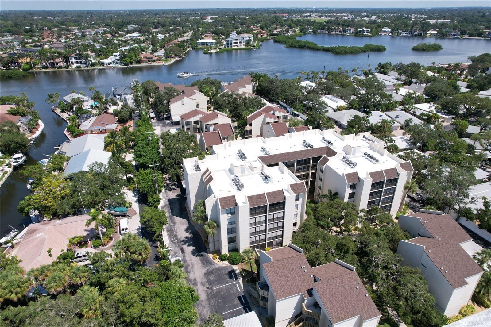 BAY OAKS - Residential