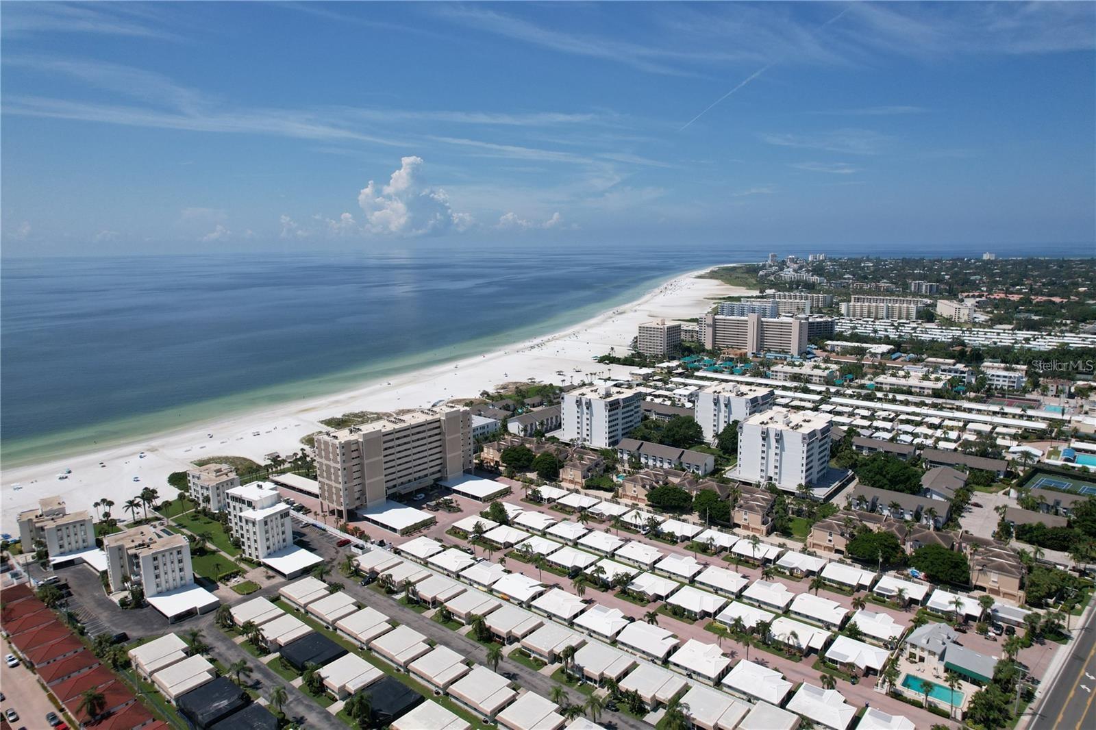 BAY OAKS - Residential