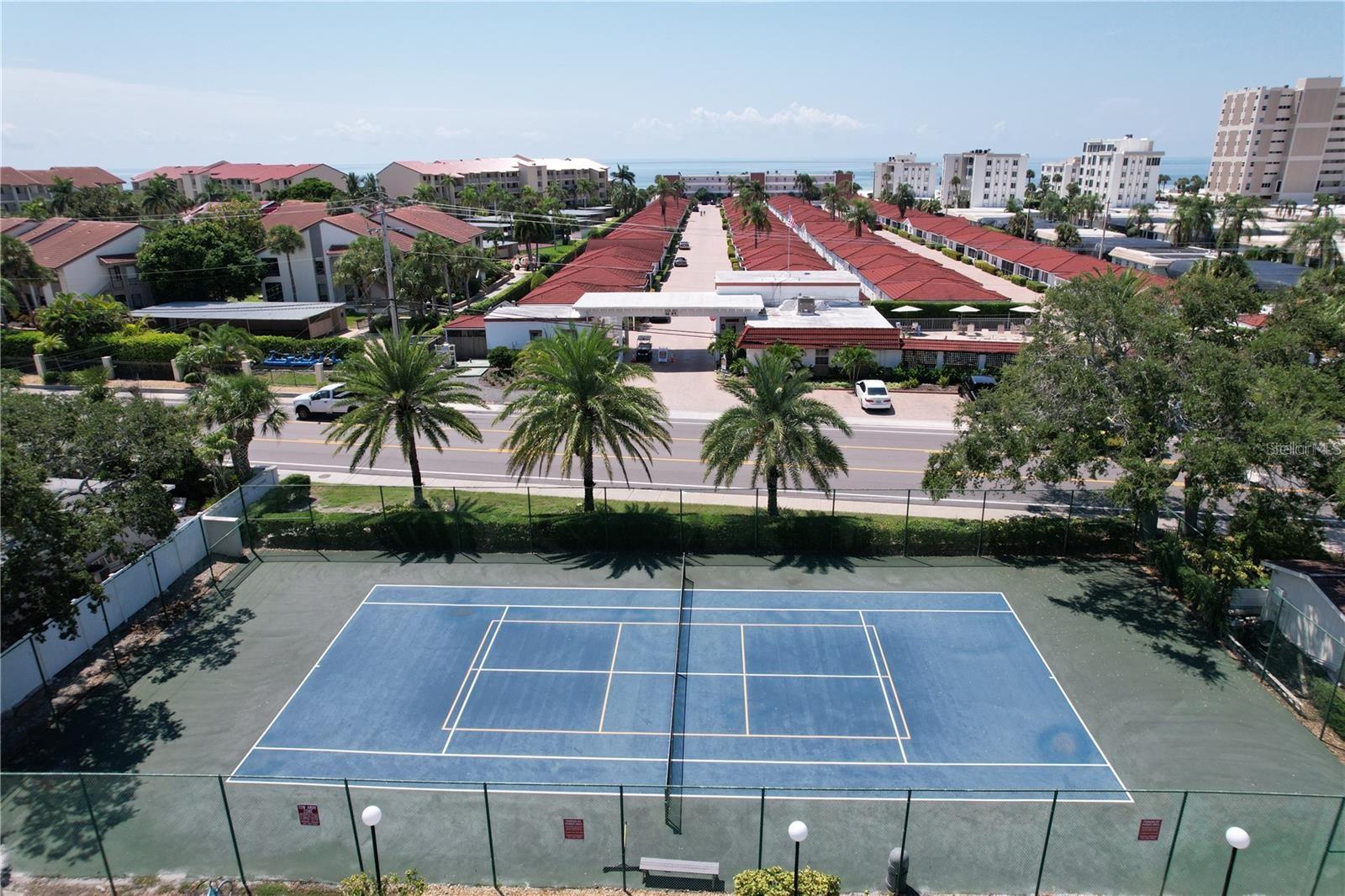 BAY OAKS - Residential