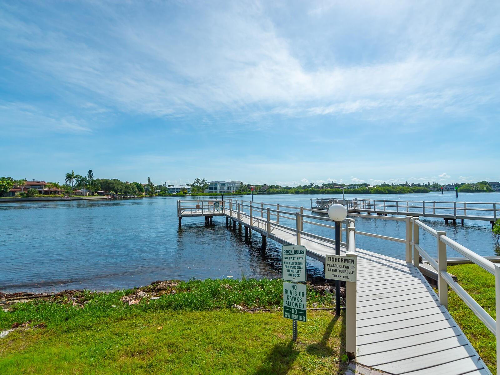 BAY OAKS - Residential