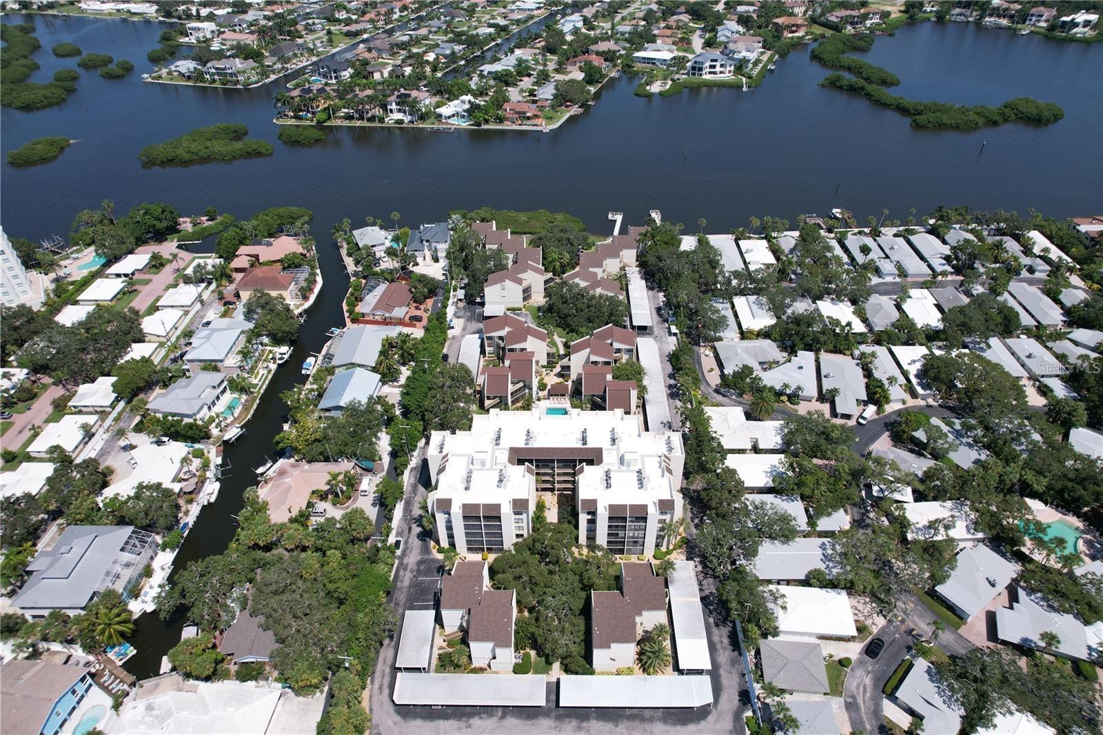 BAY OAKS - Residential