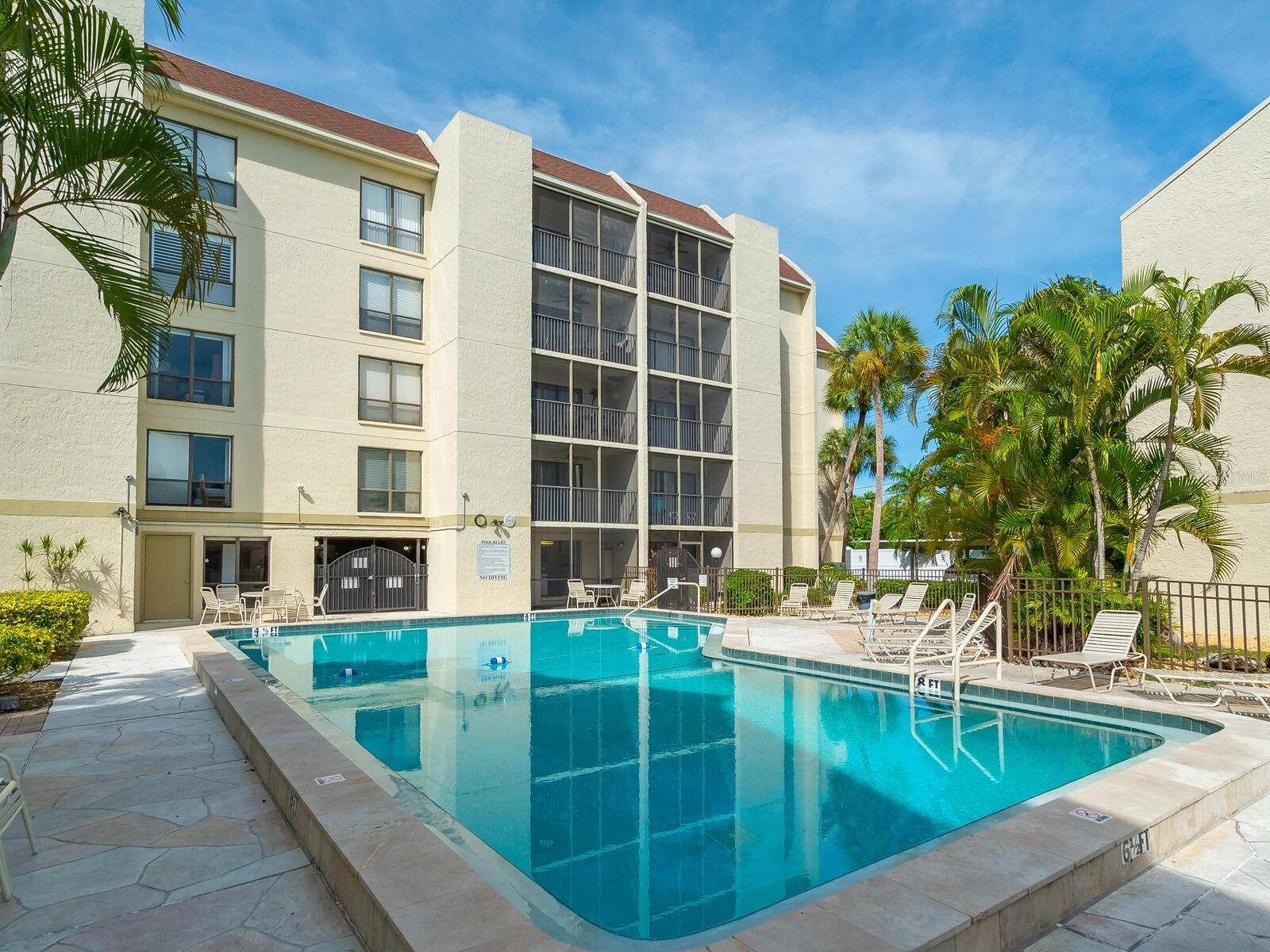 BAY OAKS - Residential