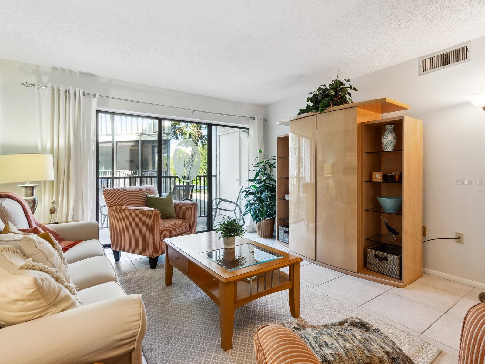 BAY OAKS - Residential