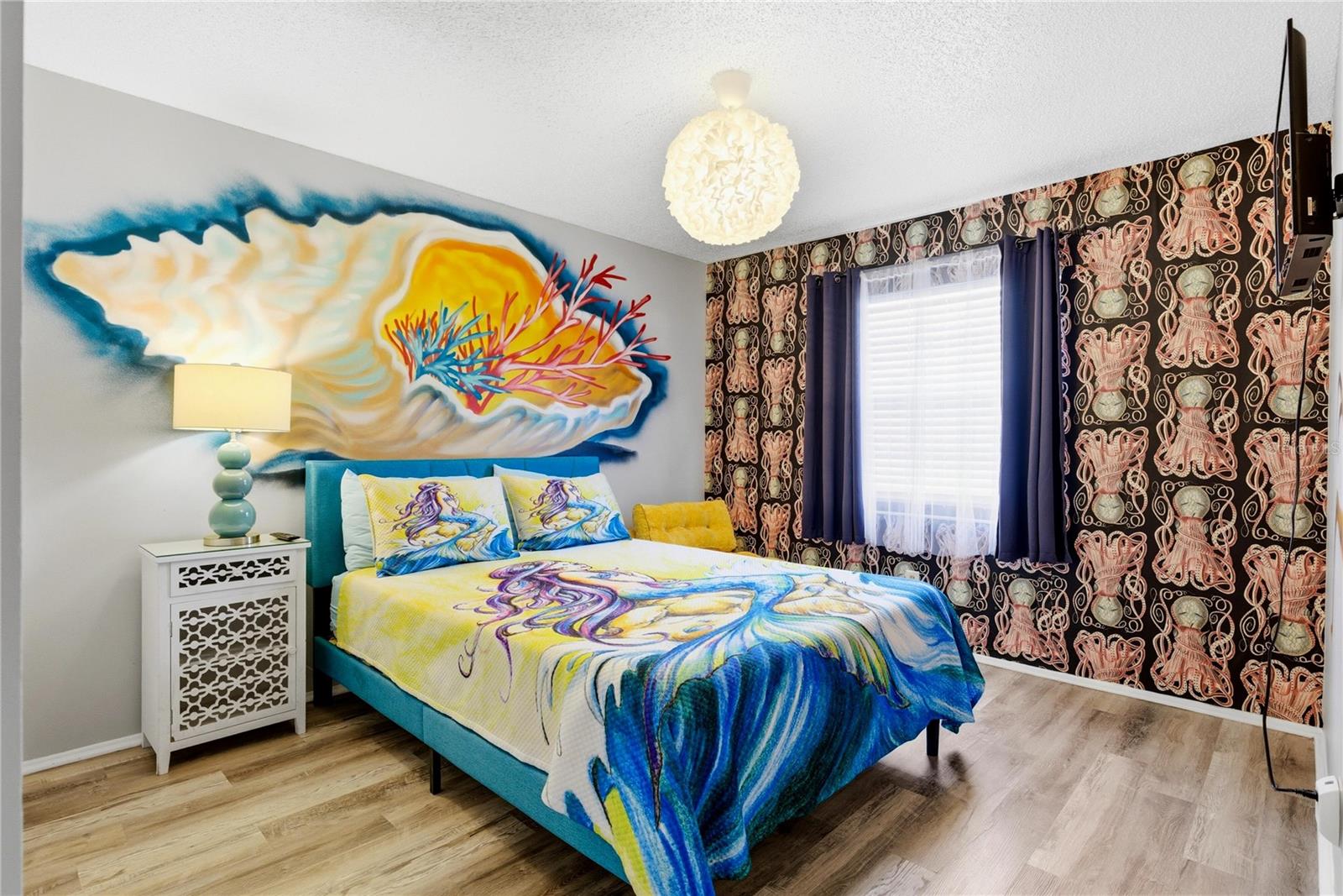 SARASOTA BEACH - Residential Income