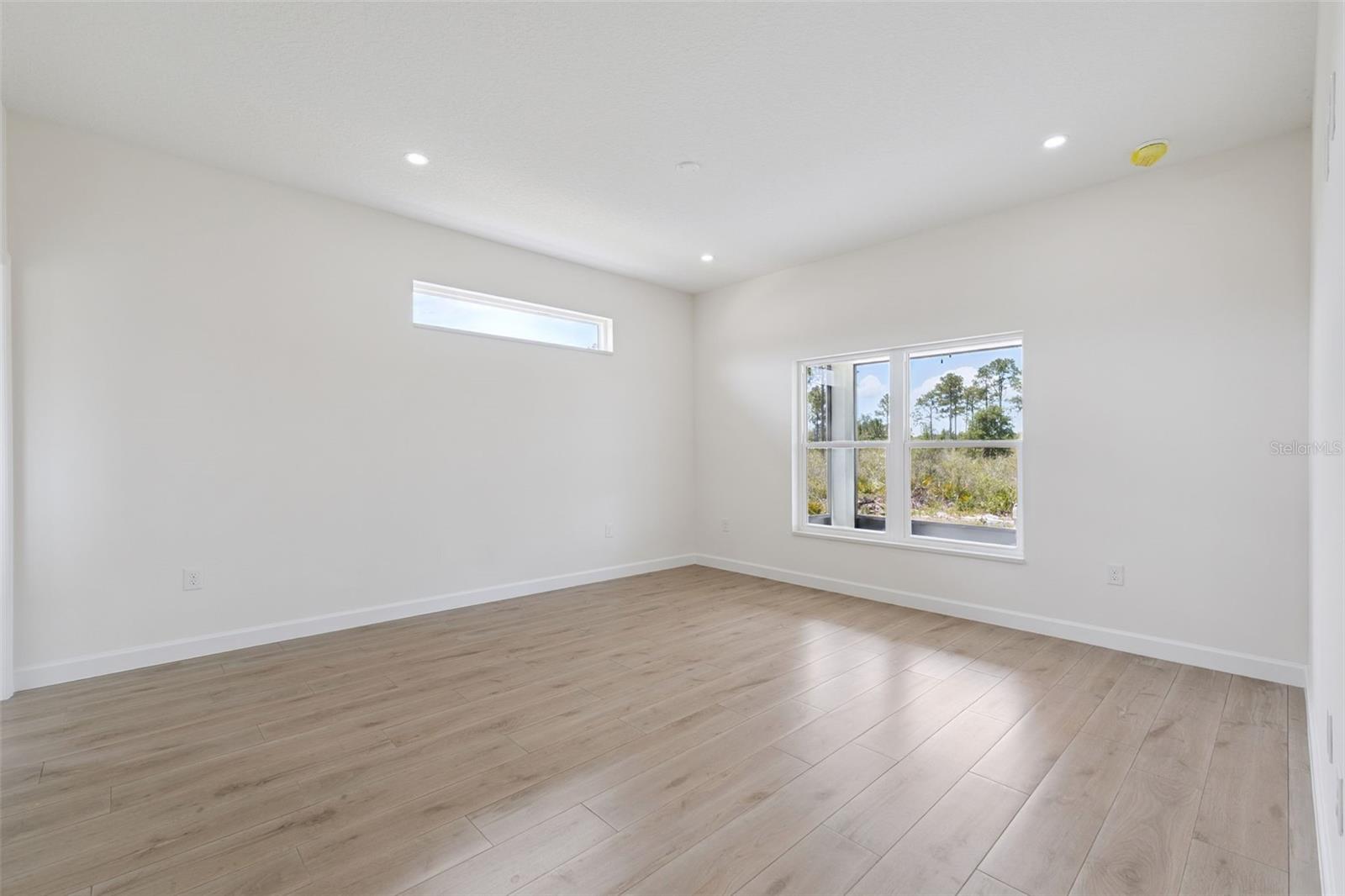 SUN N LAKE - Residential Lease