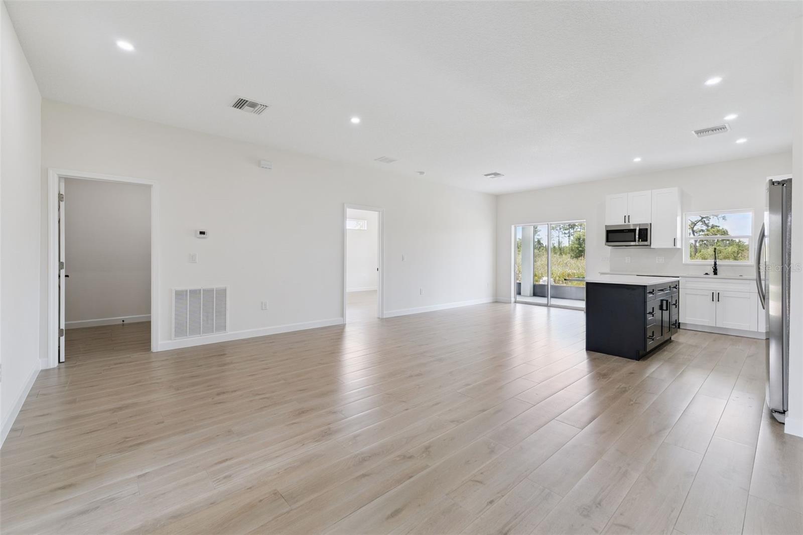 SUN N LAKE - Residential Lease