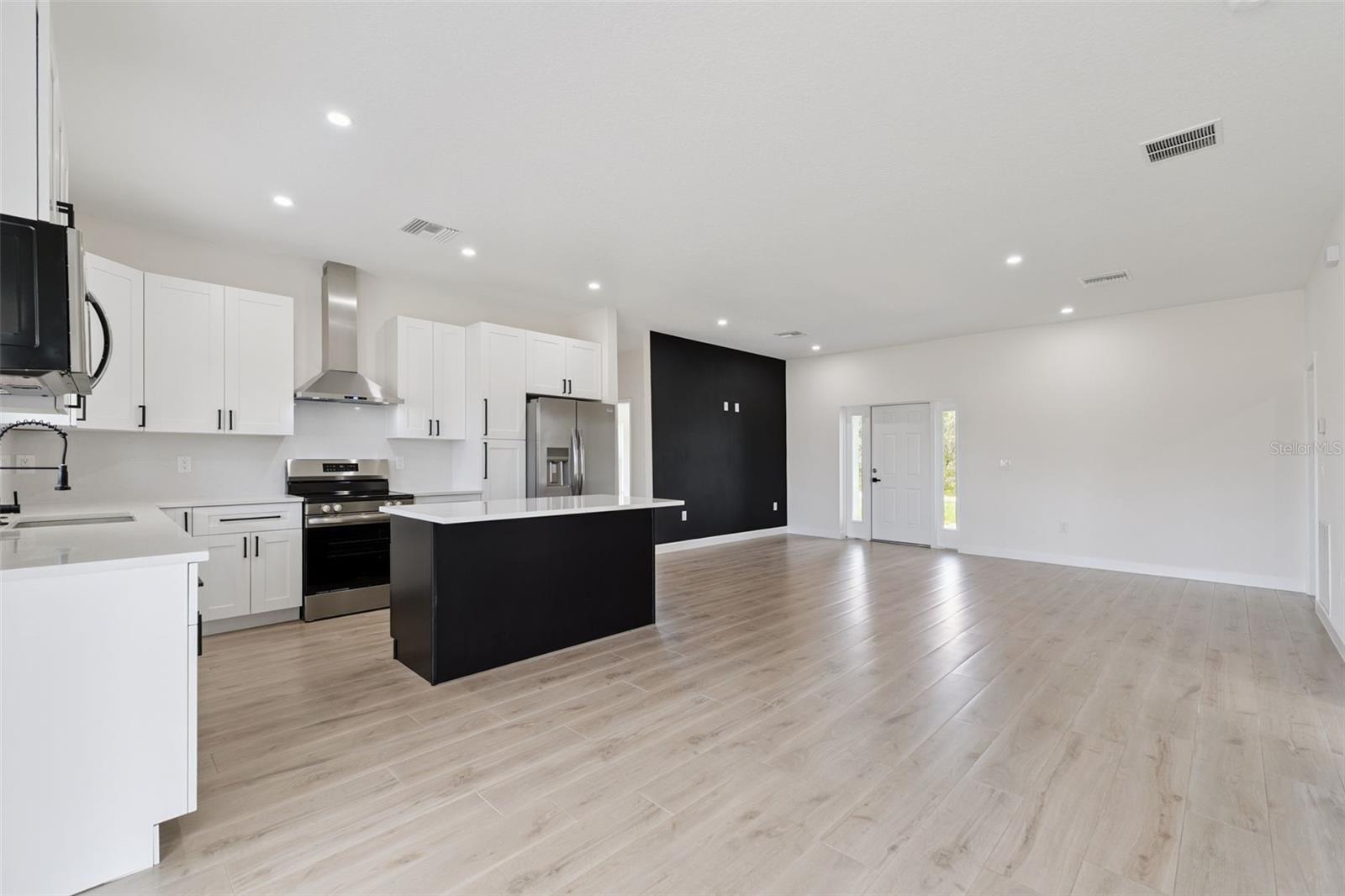 SUN N LAKE - Residential Lease