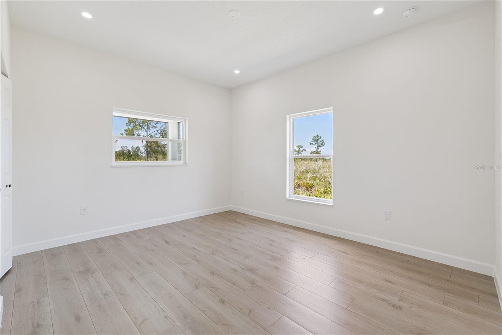 SUN N LAKE - Residential Lease
