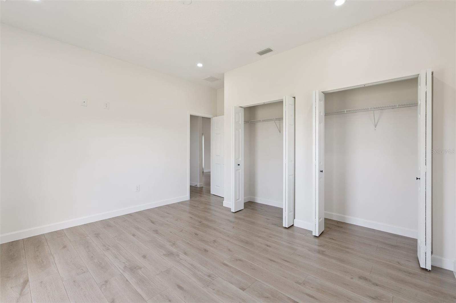 SUN N LAKE - Residential Lease