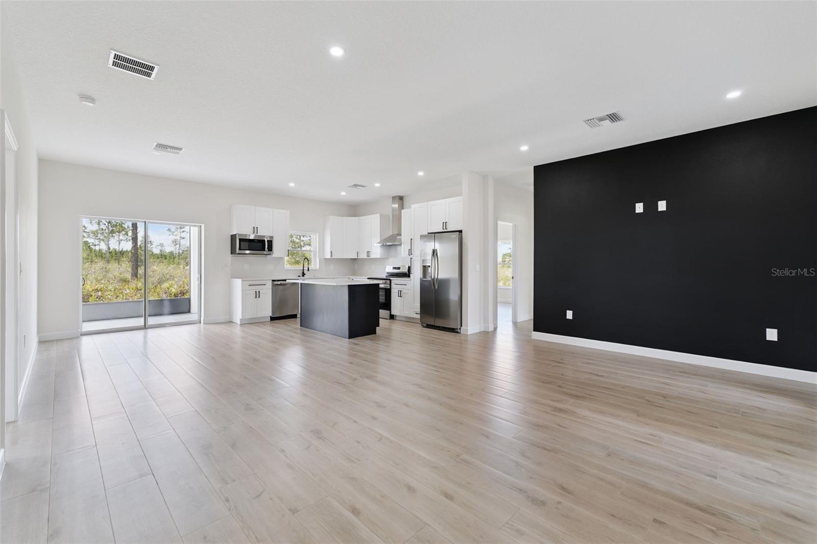 SUN N LAKE - Residential Lease