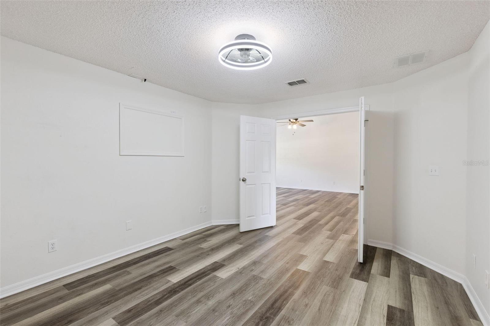 MINNEOLA OAK VALLEY PH 03 LT 362 PB 50 - Residential