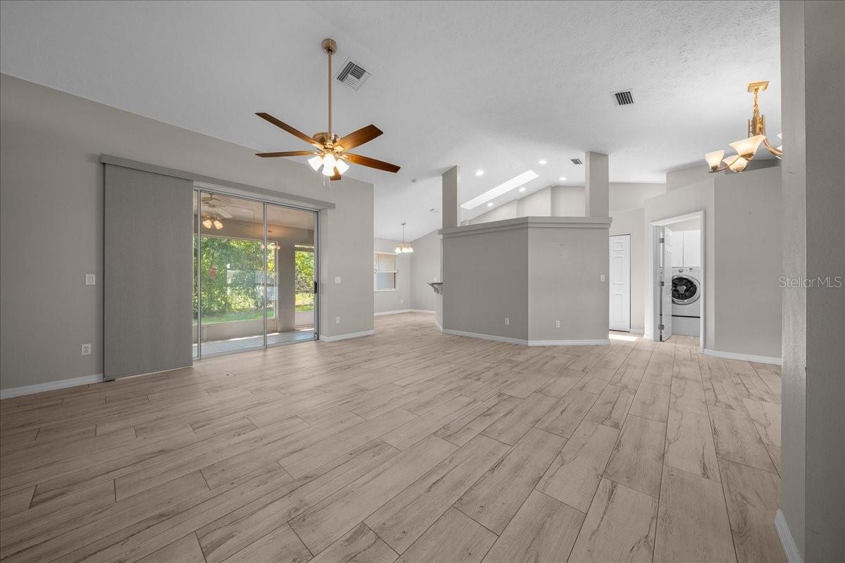 KINGS COURT FIRST ADD - Residential