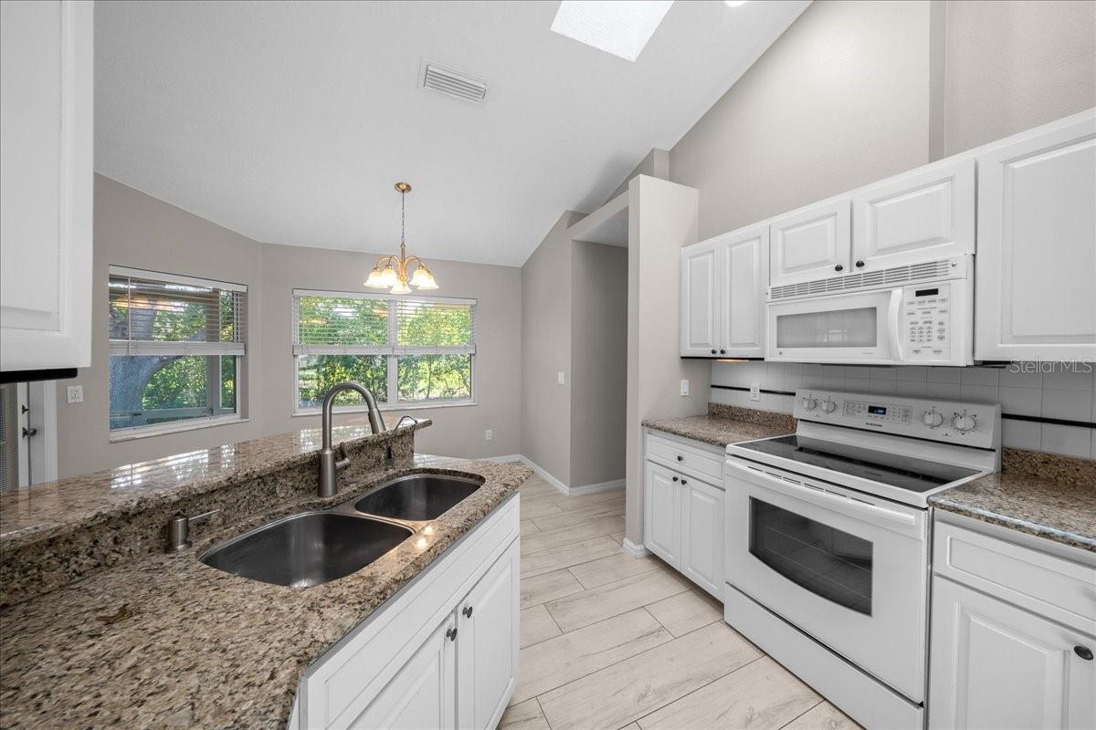KINGS COURT FIRST ADD - Residential