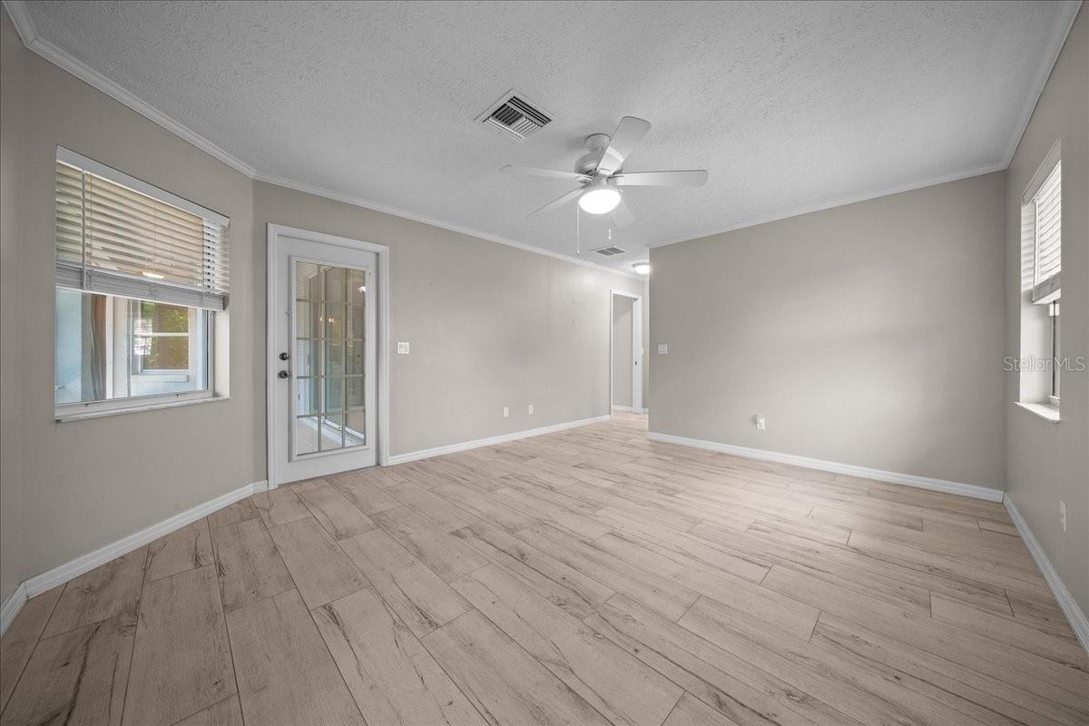 KINGS COURT FIRST ADD - Residential