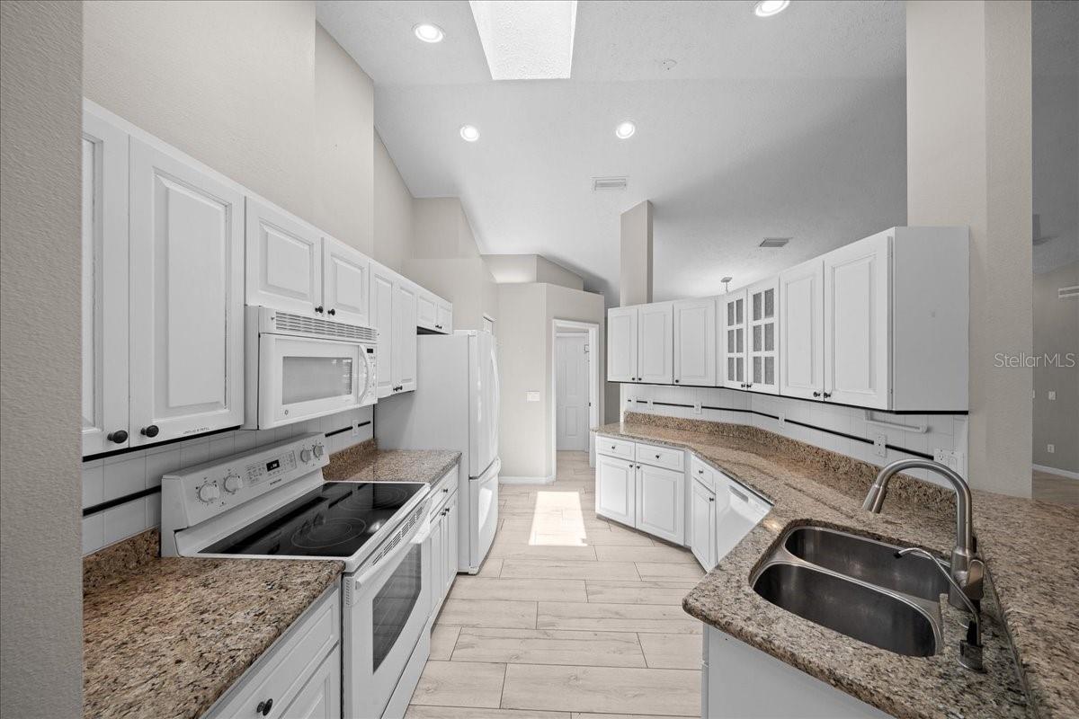 KINGS COURT FIRST ADD - Residential