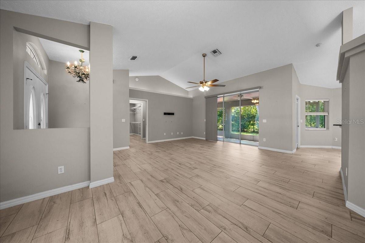 KINGS COURT FIRST ADD - Residential