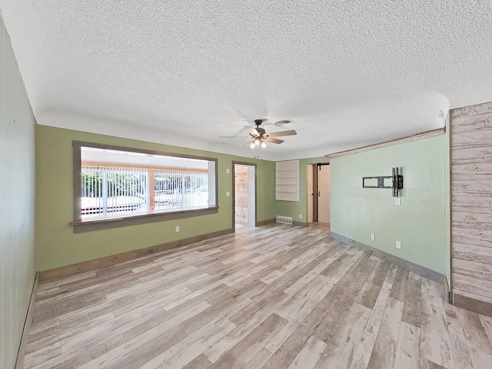 KEYSTONE MANOR - Residential