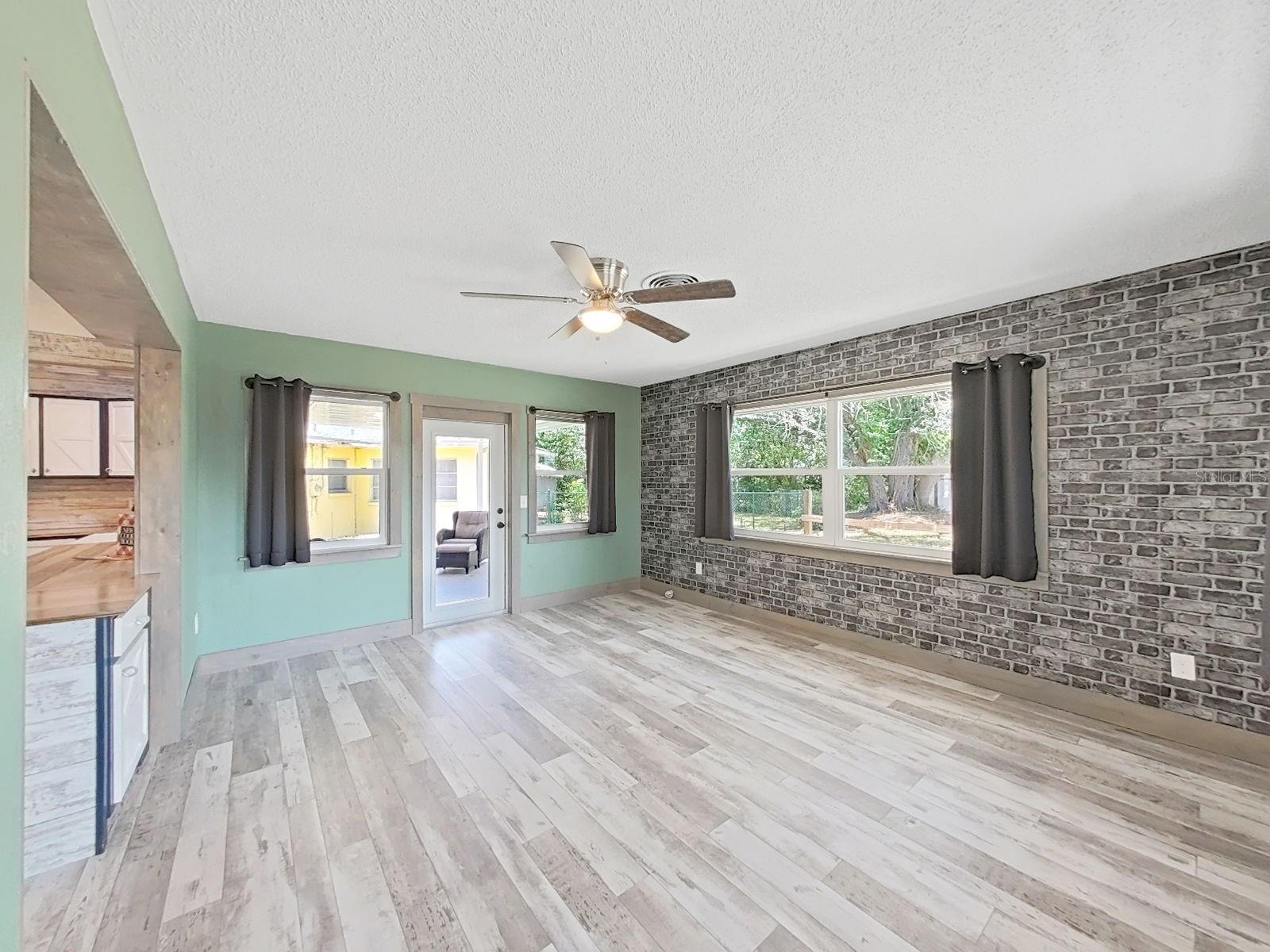KEYSTONE MANOR - Residential