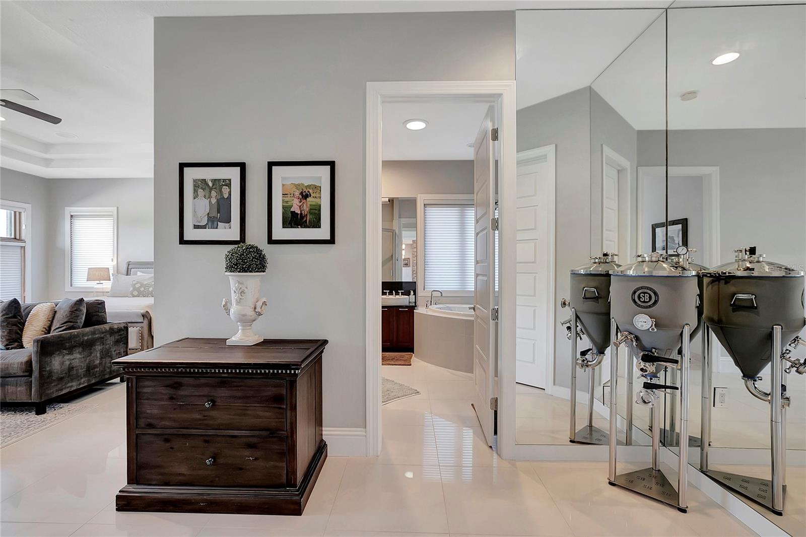 SANCTUARY ON LIVINGSTON PH 02 - Residential
