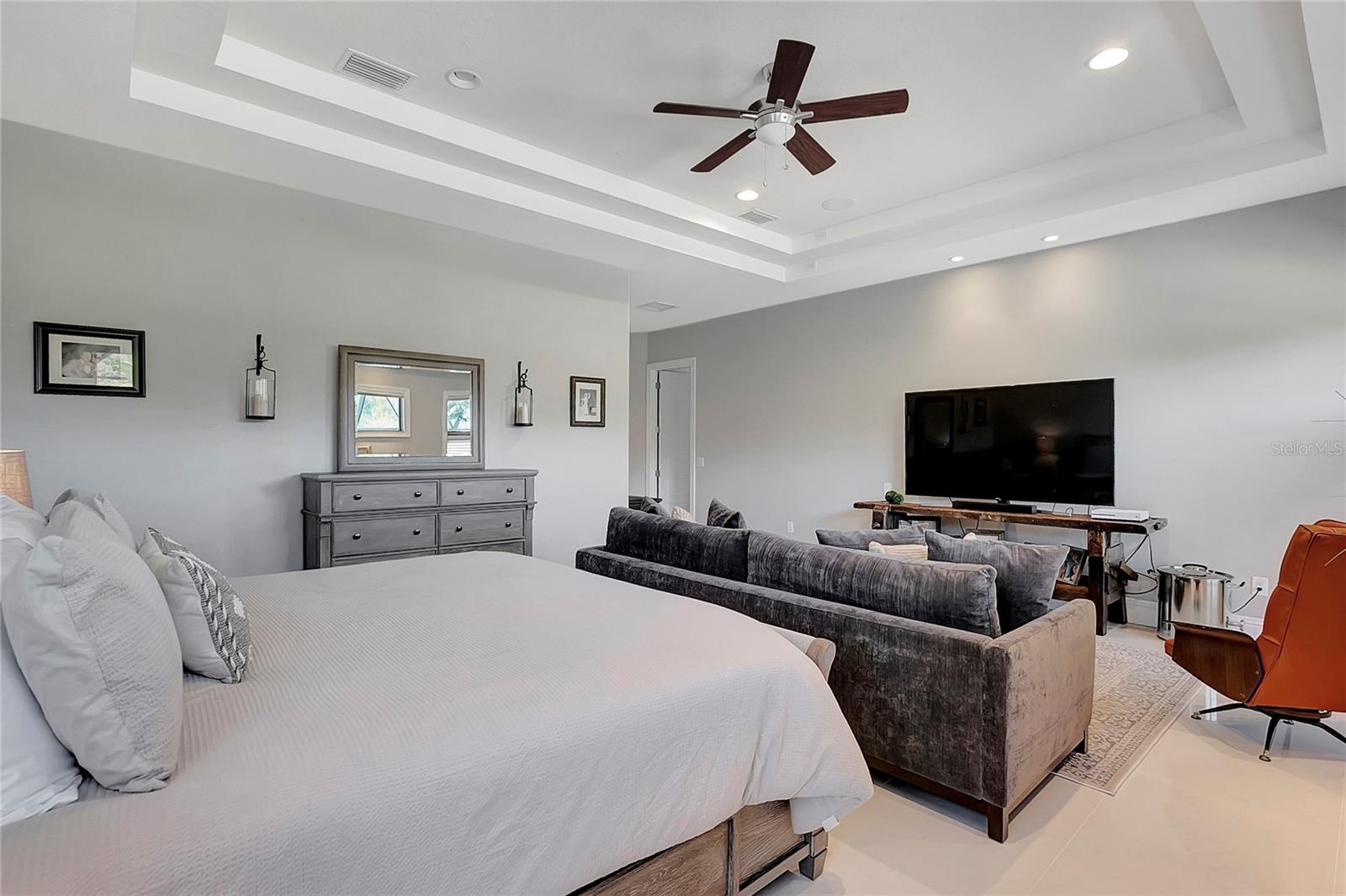 SANCTUARY ON LIVINGSTON PH 02 - Residential