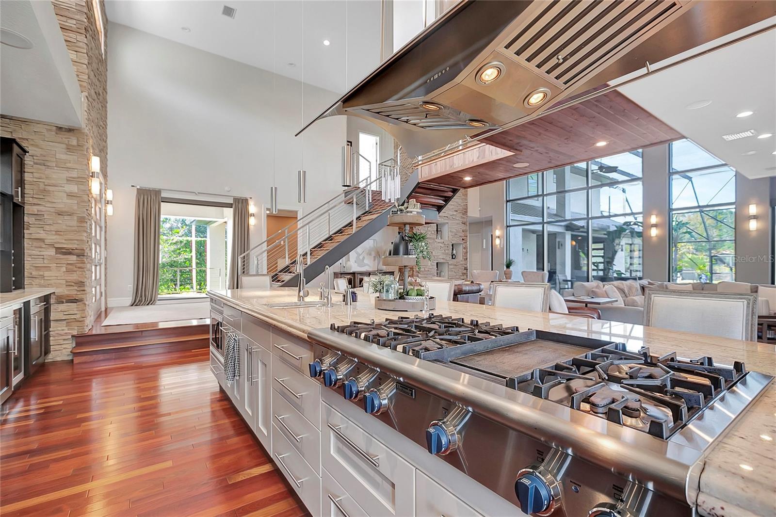 SANCTUARY ON LIVINGSTON PH 02 - Residential