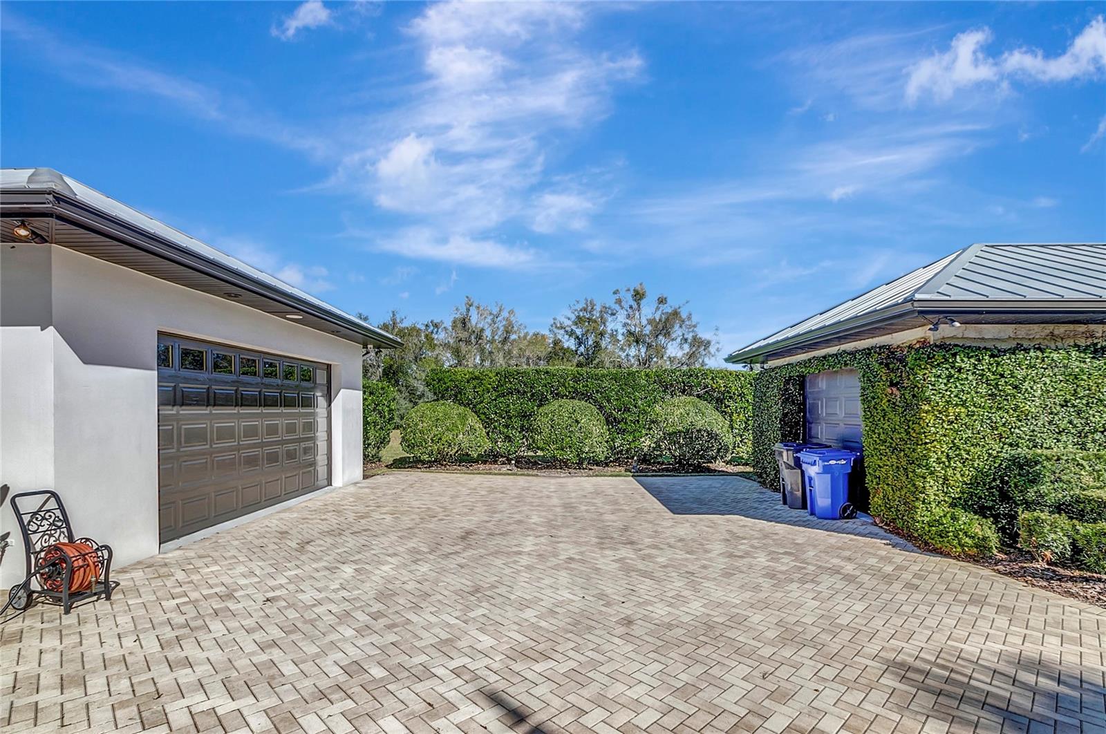 SANCTUARY ON LIVINGSTON PH 02 - Residential