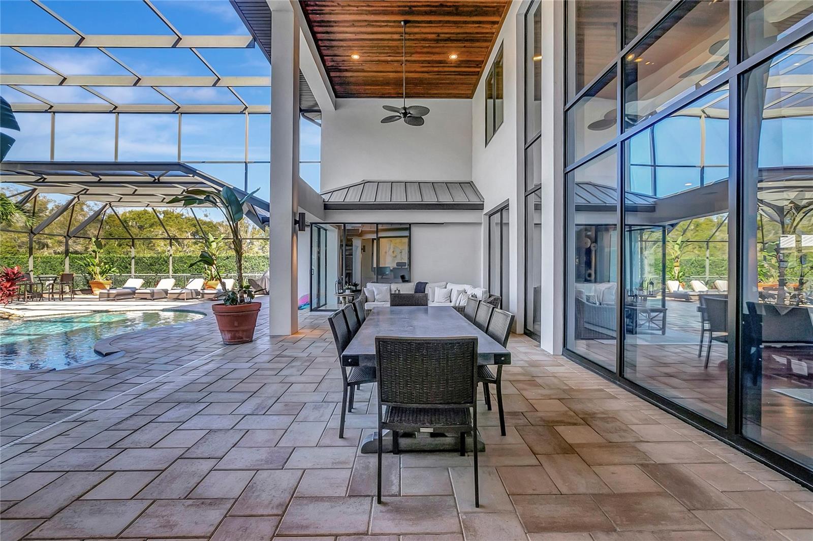 SANCTUARY ON LIVINGSTON PH 02 - Residential