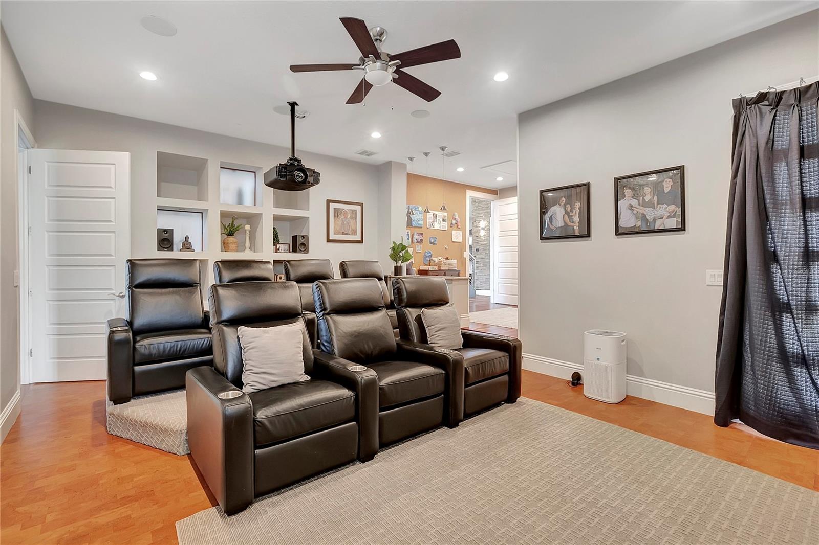 SANCTUARY ON LIVINGSTON PH 02 - Residential