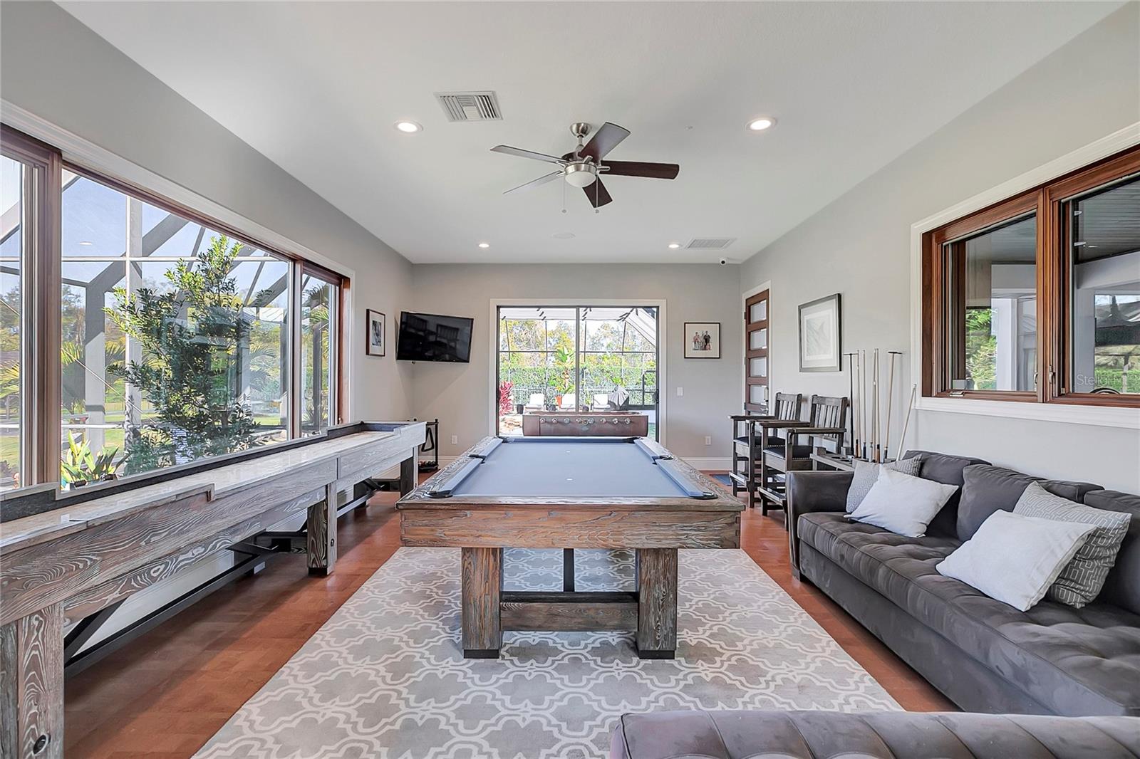 SANCTUARY ON LIVINGSTON PH 02 - Residential