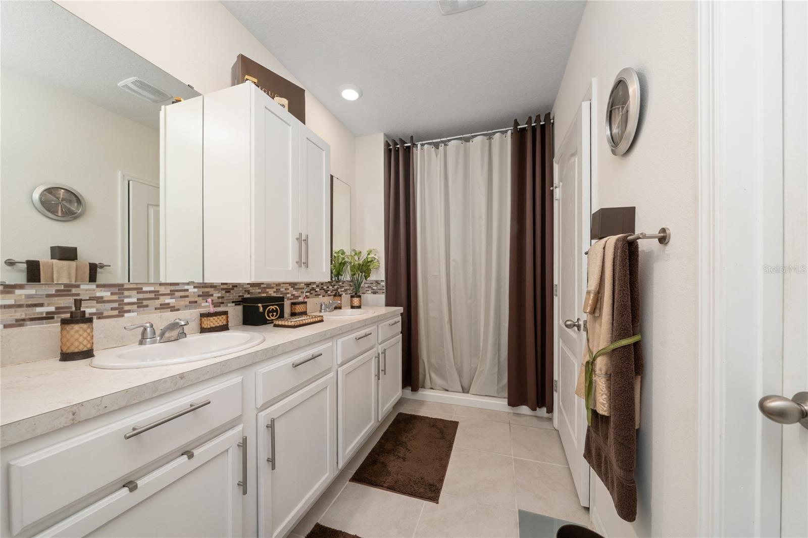 LAKE DENHAM ESTATES - Residential