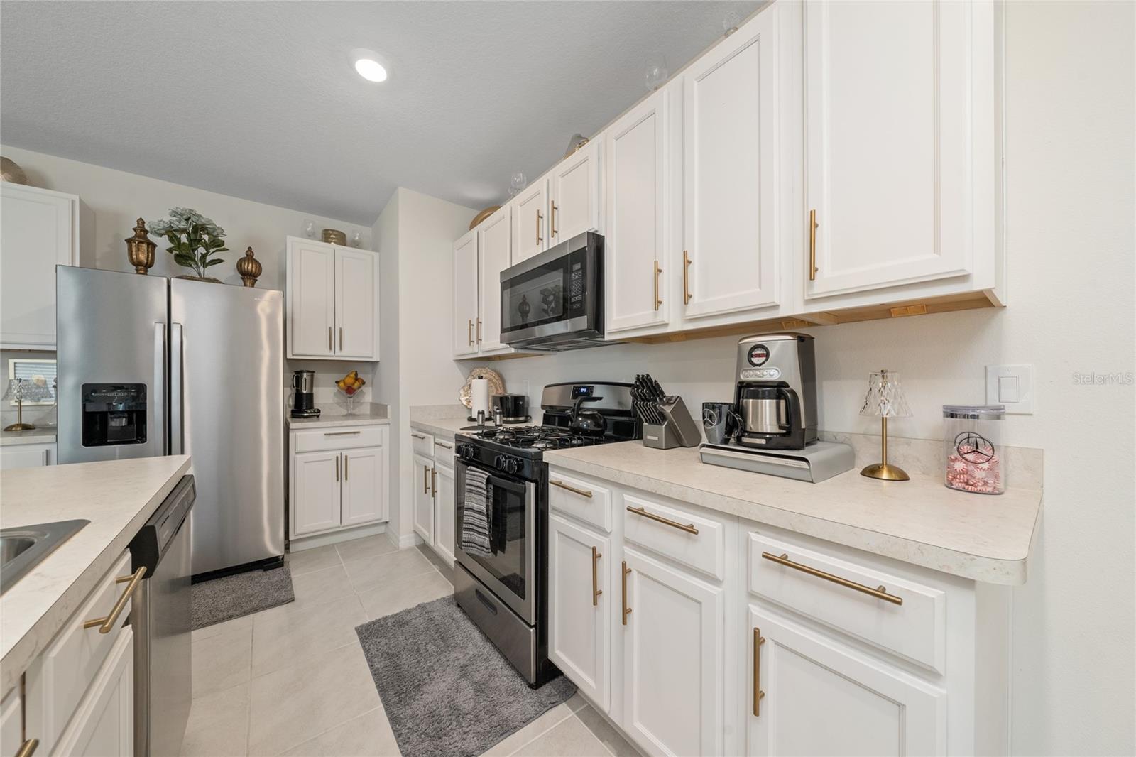 LAKE DENHAM ESTATES - Residential