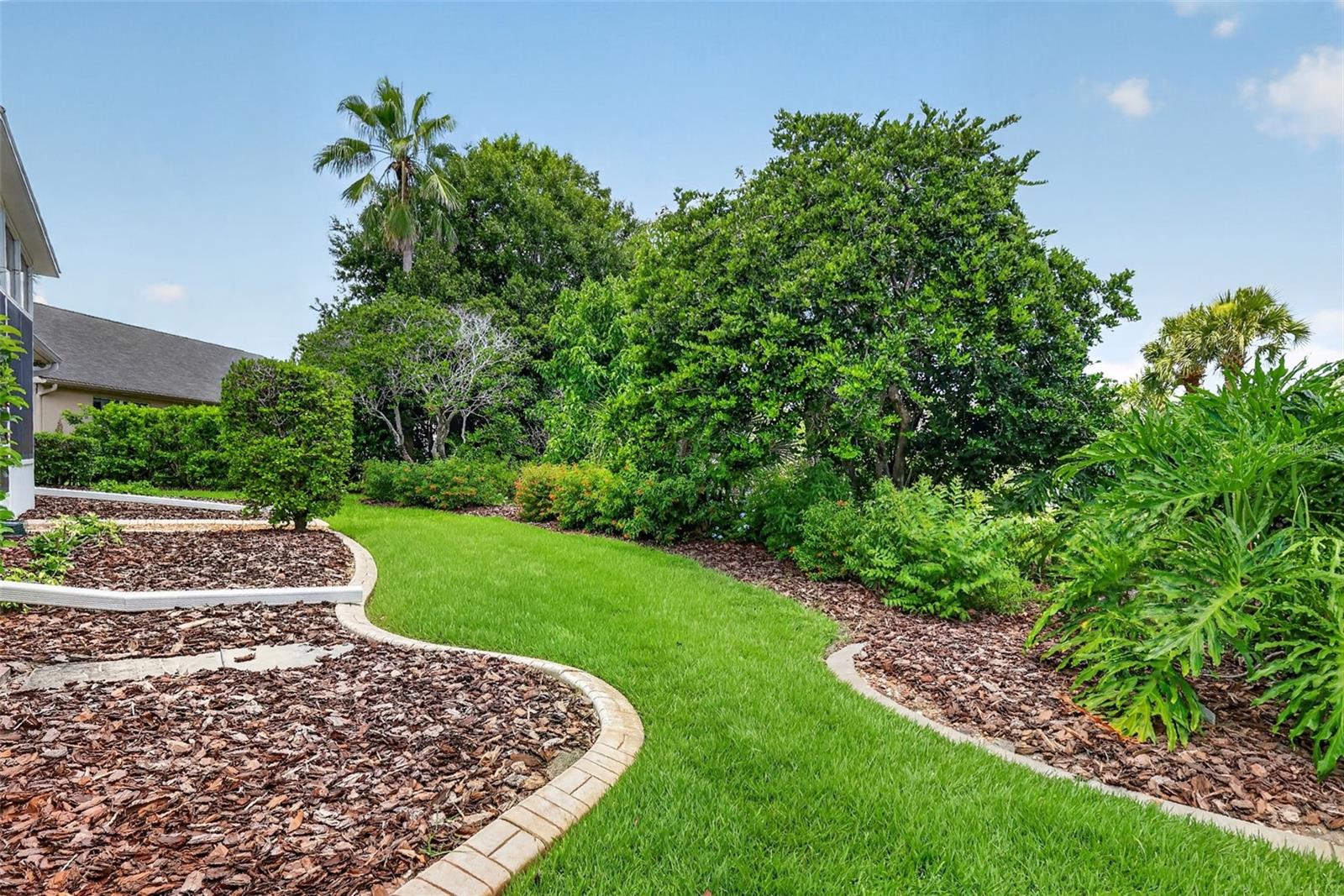 MOUNT DORA COUNTRY CLUB MOUNT DORA PH 02-2 - Residential
