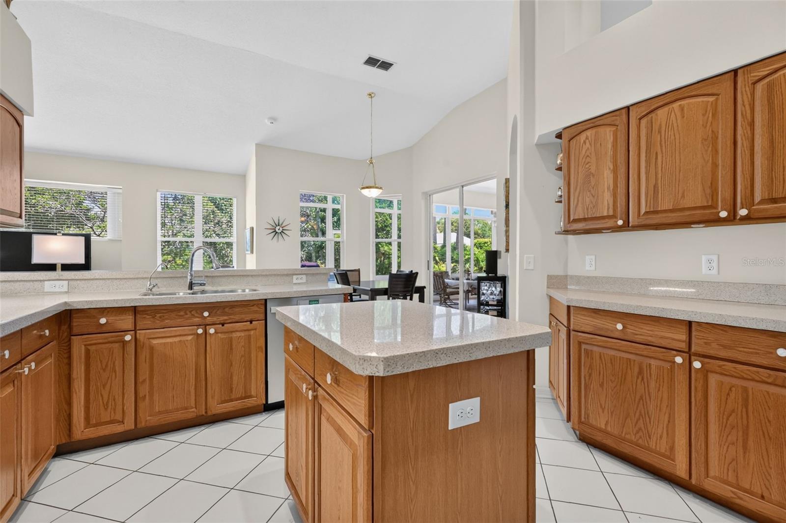MOUNT DORA COUNTRY CLUB MOUNT DORA PH 02-2 - Residential