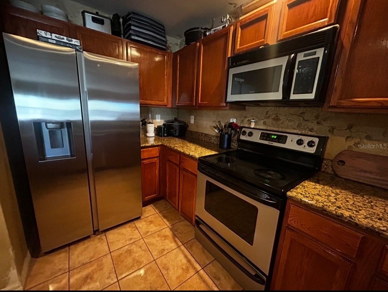 PALM POINTE - Residential
