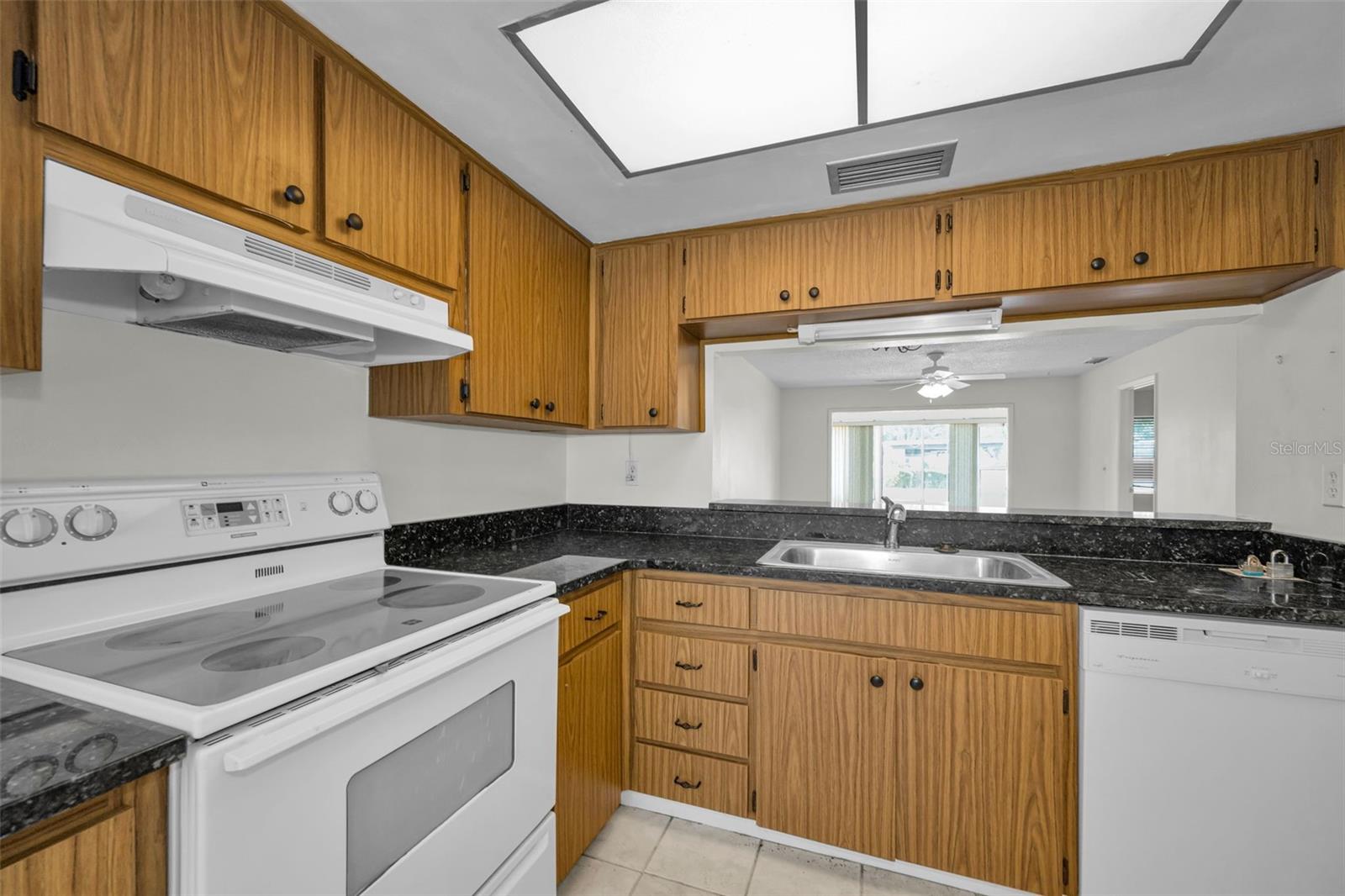 07 SPGS VILLAS CONDO - Residential Lease