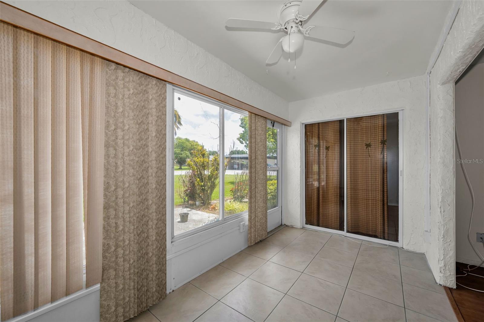 07 SPGS VILLAS CONDO - Residential Lease