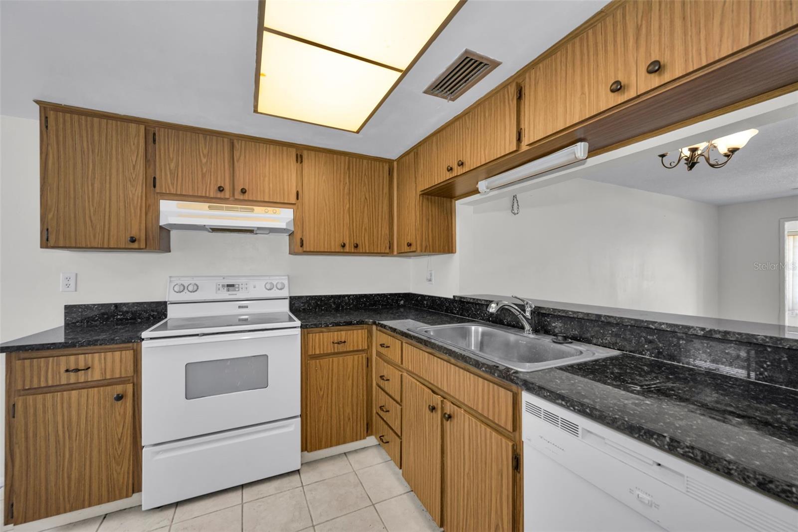 07 SPGS VILLAS CONDO - Residential Lease