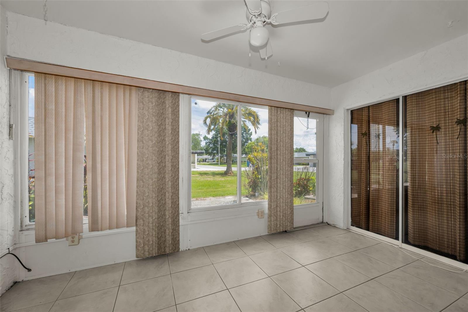 07 SPGS VILLAS CONDO - Residential Lease