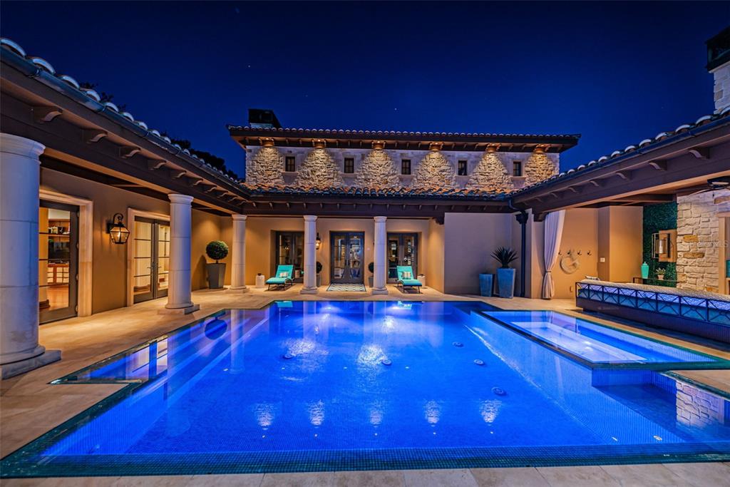 BAYOU CLUB - Residential