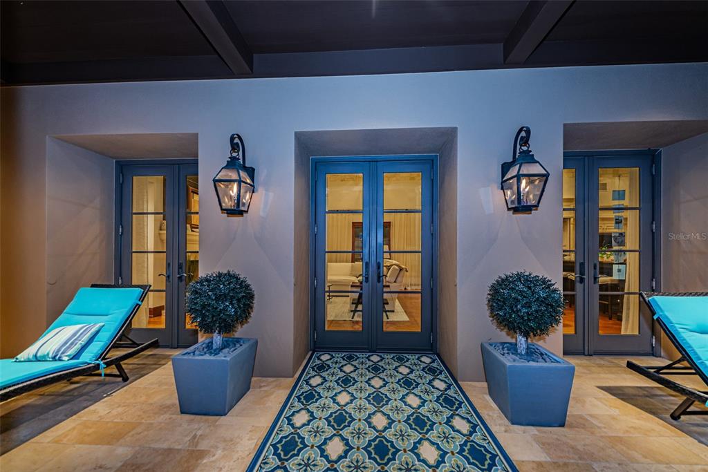 BAYOU CLUB - Residential