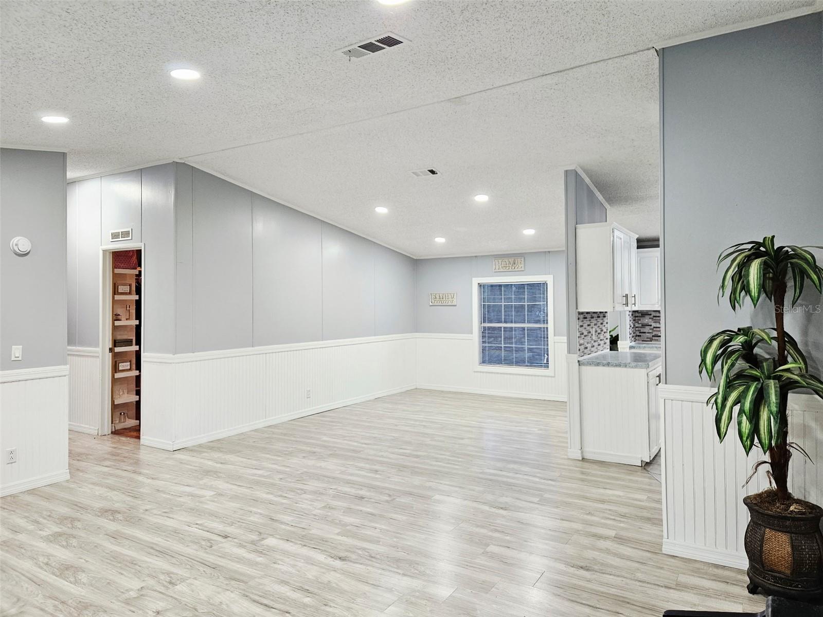 MOON LAKE ESTATES - Residential