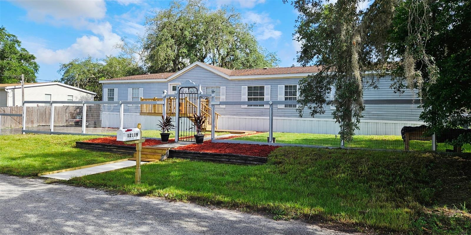 MOON LAKE ESTATES - Residential