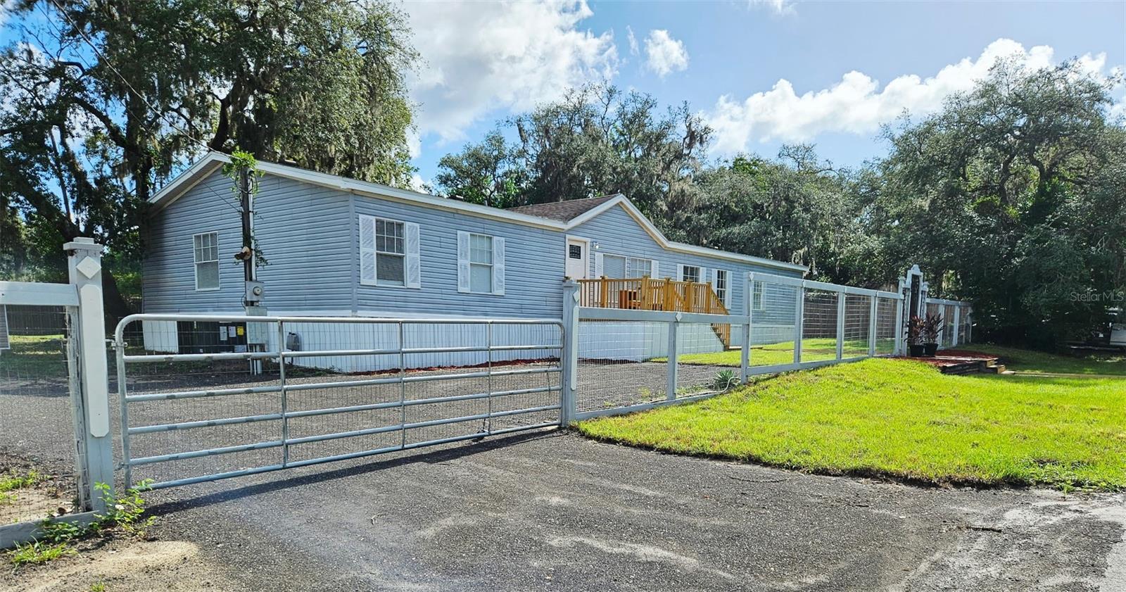 MOON LAKE ESTATES - Residential