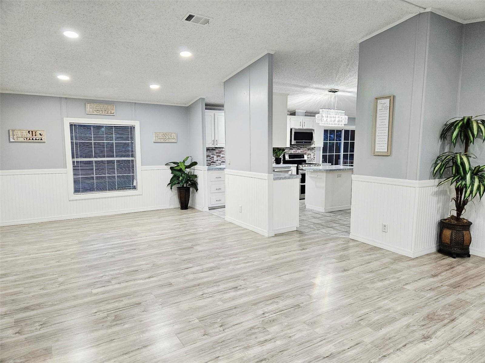 MOON LAKE ESTATES - Residential